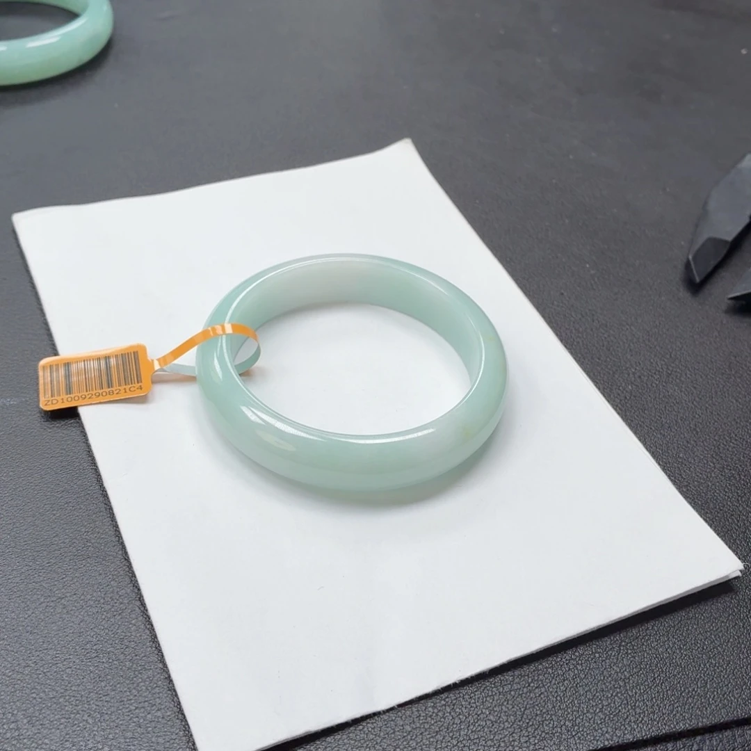 翡翠未镶嵌手镯翡翠