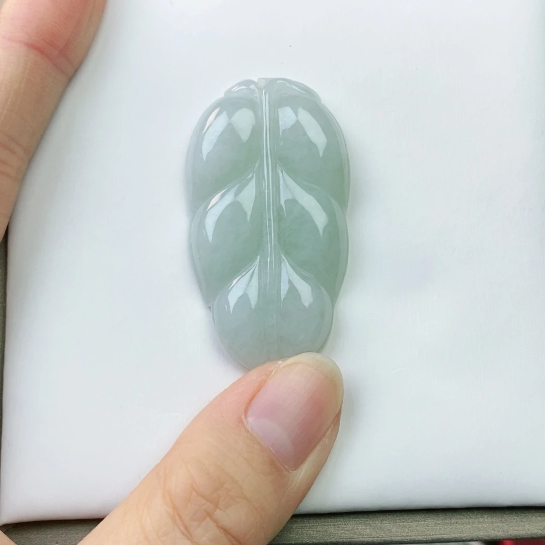 翡翠颈饰未镶嵌大*儿叶子