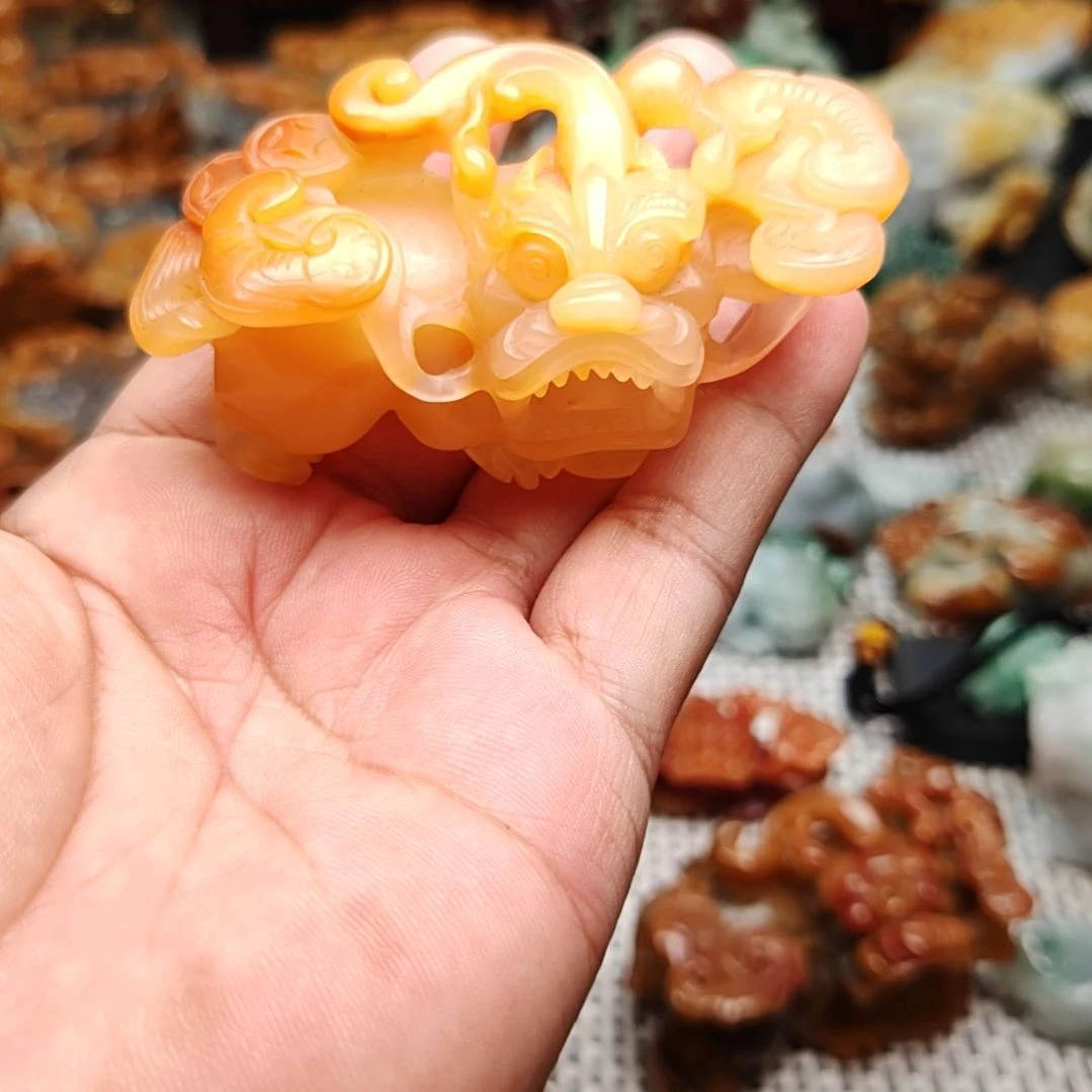 未镶嵌石英质玉(黄龙玉)颈饰