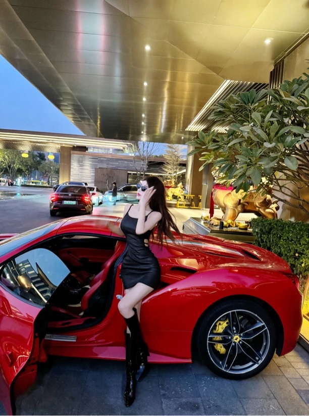 侧漏腰鹿皮绒性感辣妹连衣裙