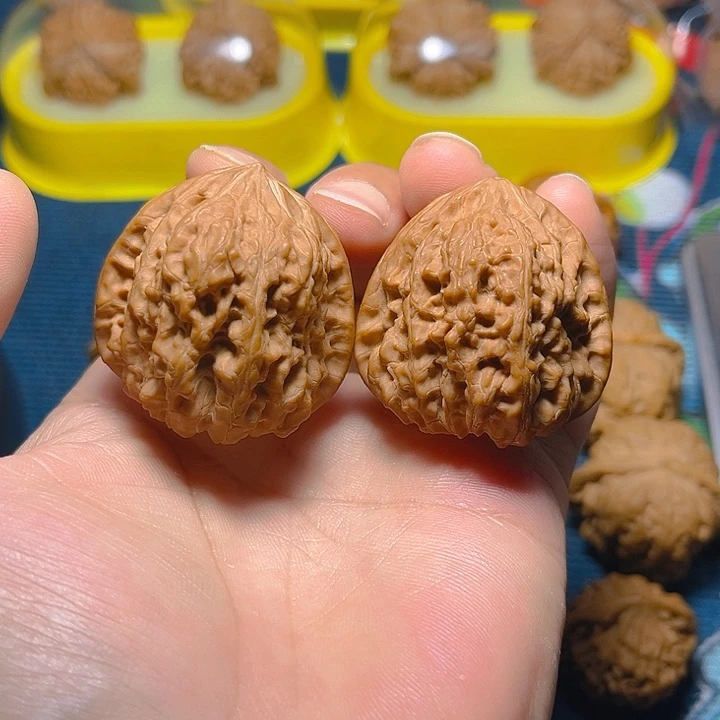 文玩核桃吊坠凹底