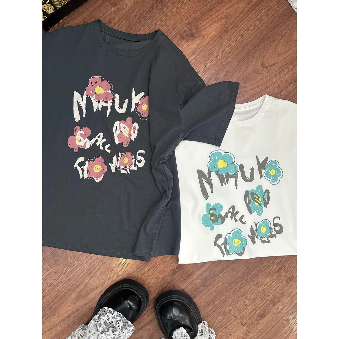 韩系刺绣字母花花百搭圆领纯棉舒适T恤