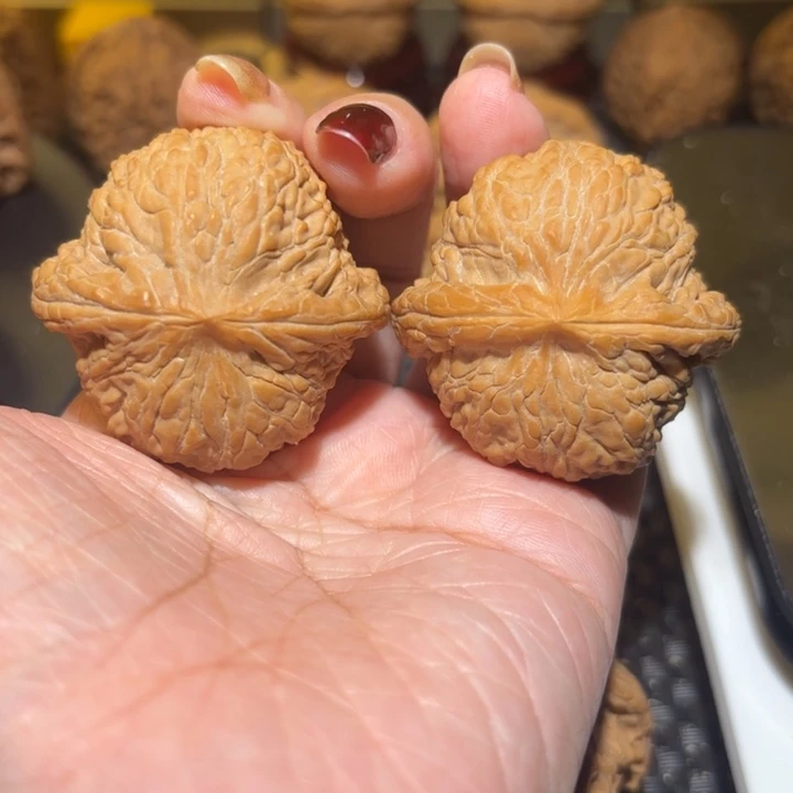 把件文玩核桃41绣球