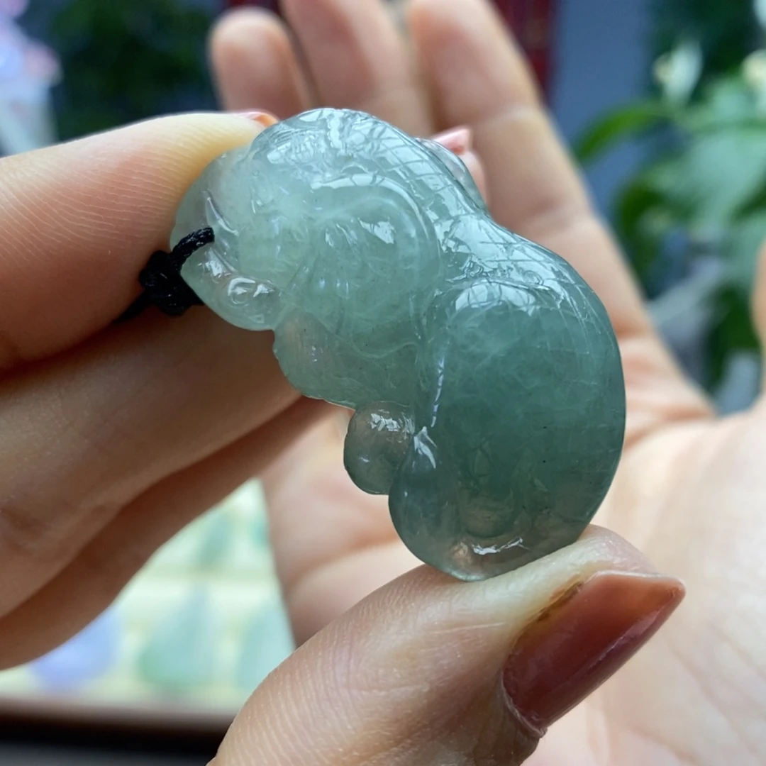 翡翠未镶嵌颈饰吊坠