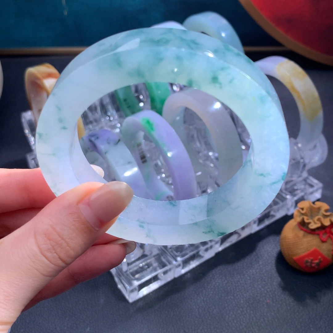 未镶嵌冰种飘花定制翡翠