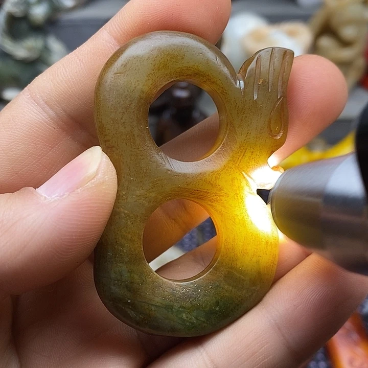 未镶嵌蛇纹石玉颈饰