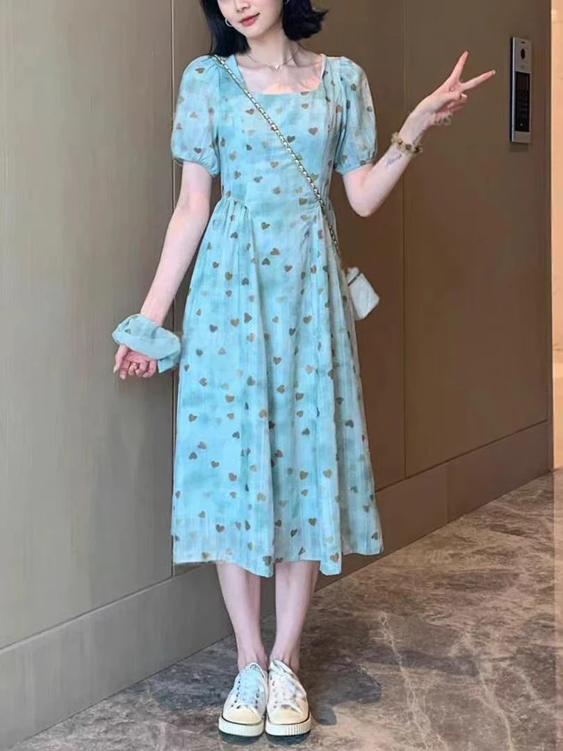 法式温柔爱心方领短袖女2025夏季新款胖妹妹收腰显瘦连衣裙6103