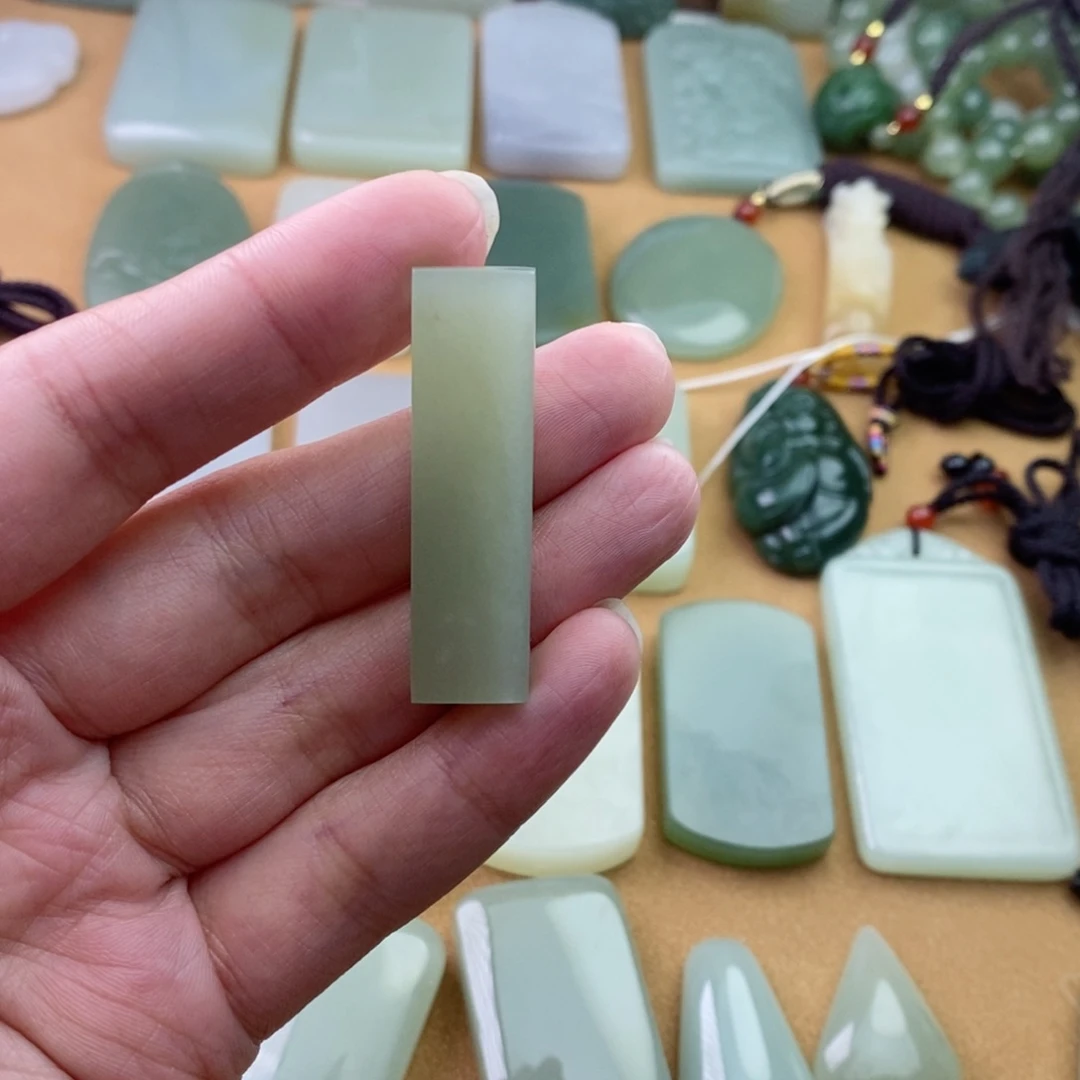 和田玉颈饰未镶嵌离*微包容有水线