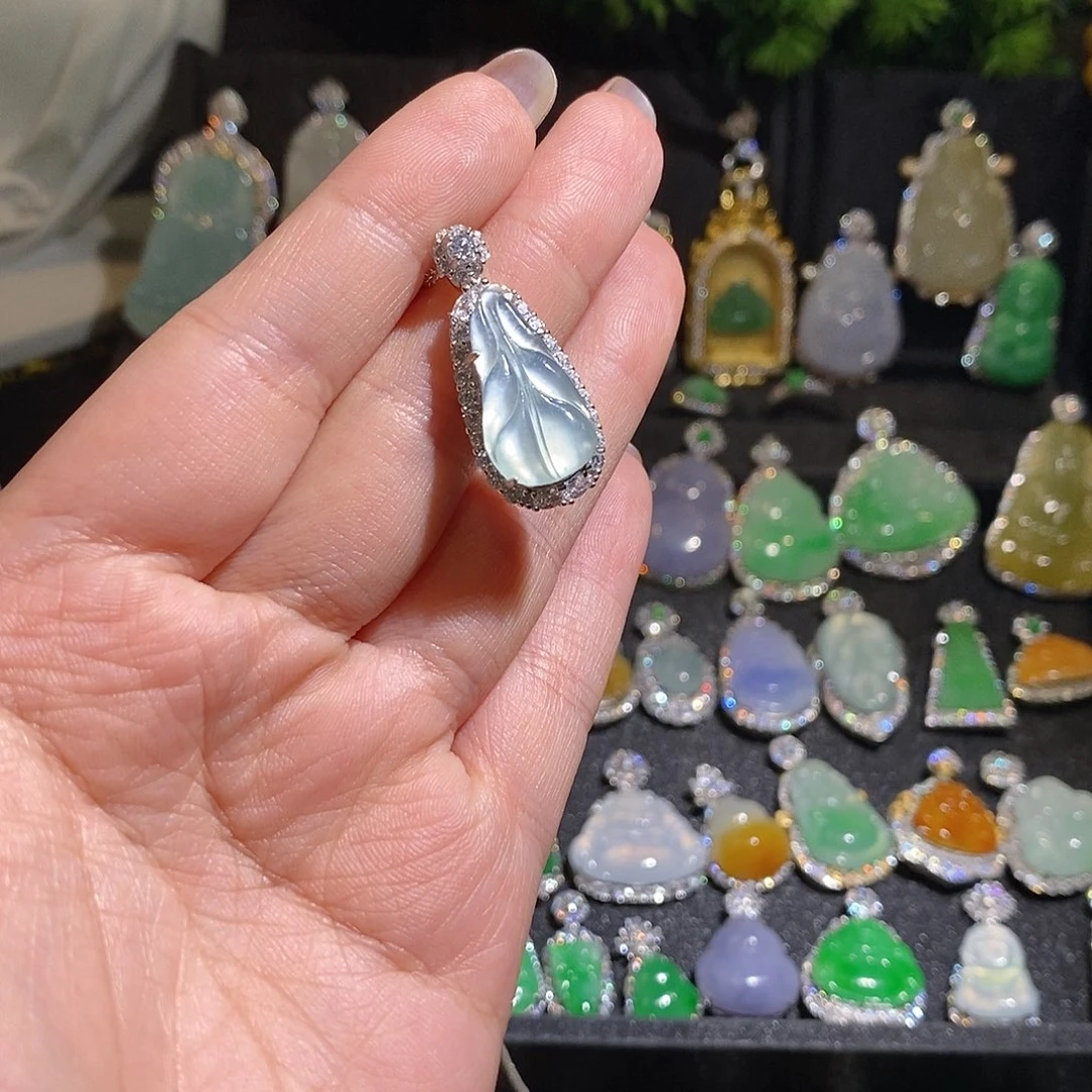 颈饰银S925镶嵌翡翠徐****）天然翡翠