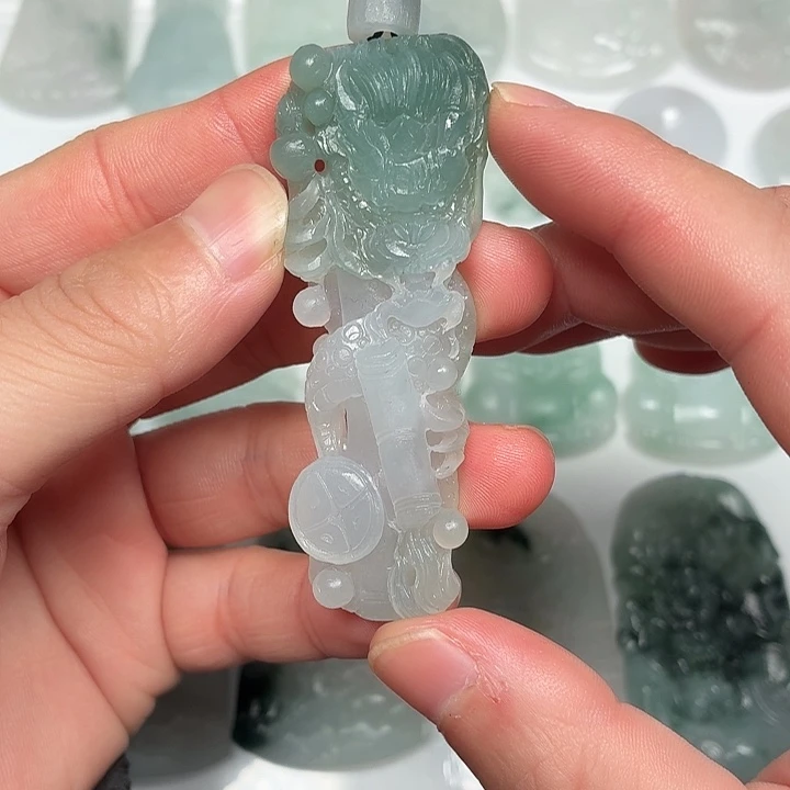 定制翡翠未镶嵌盘龙柱