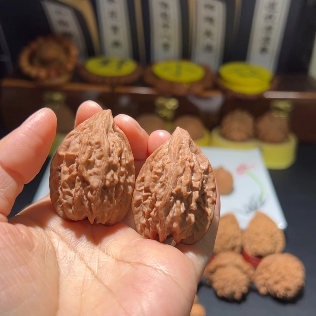 诉***寻把件文玩核桃战天鸡心
