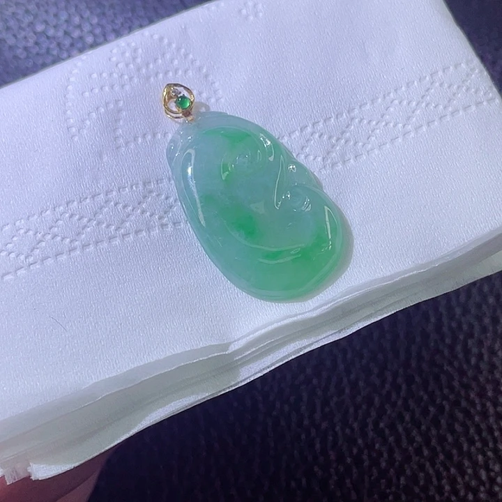 翡翠颈饰18K金镶嵌翡翠