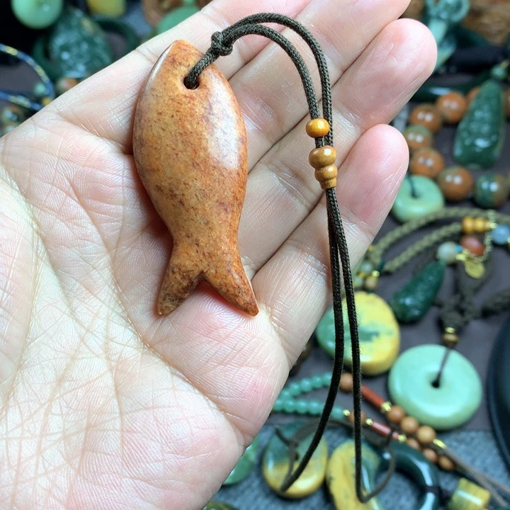 吊坠(赠链)未镶嵌岫岩河磨玉（透闪石质玉）