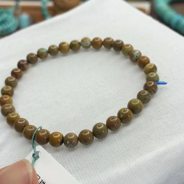 绿松石未镶嵌珠宝