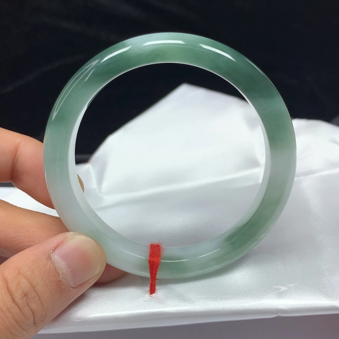 翡翠手镯（圆镯）未镶嵌55.2