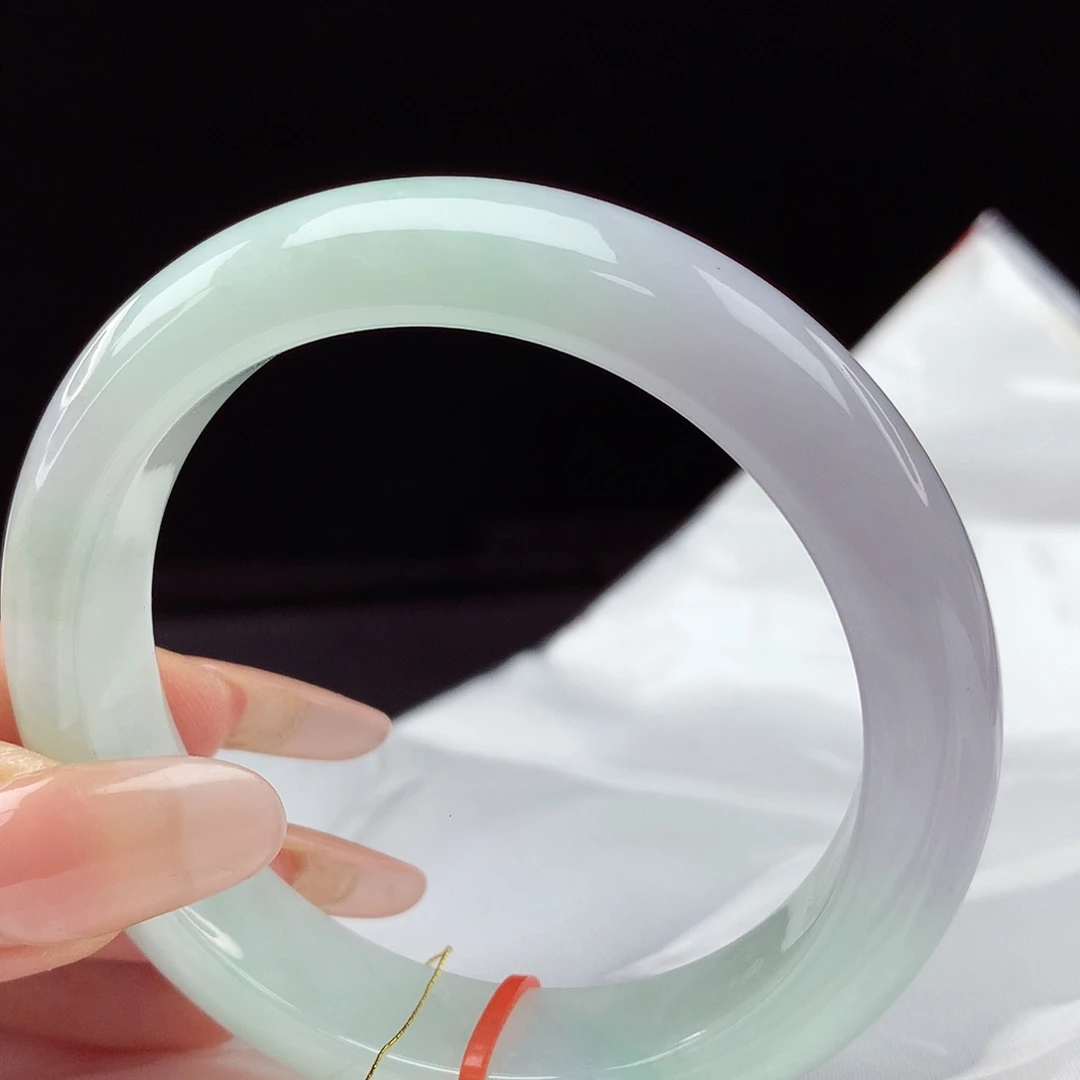 翡翠手镯未镶嵌55圈208