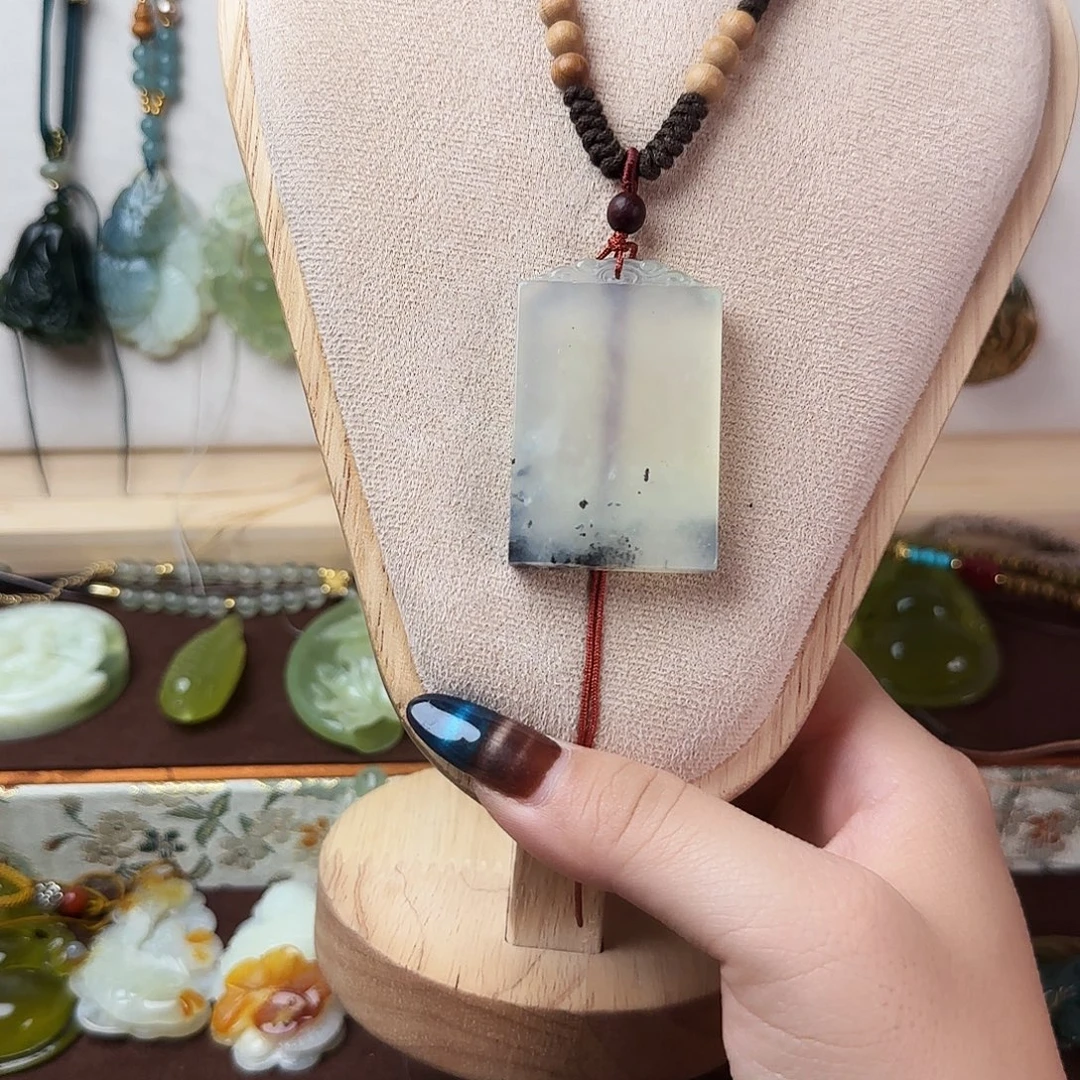 蛇纹石玉合金颈饰