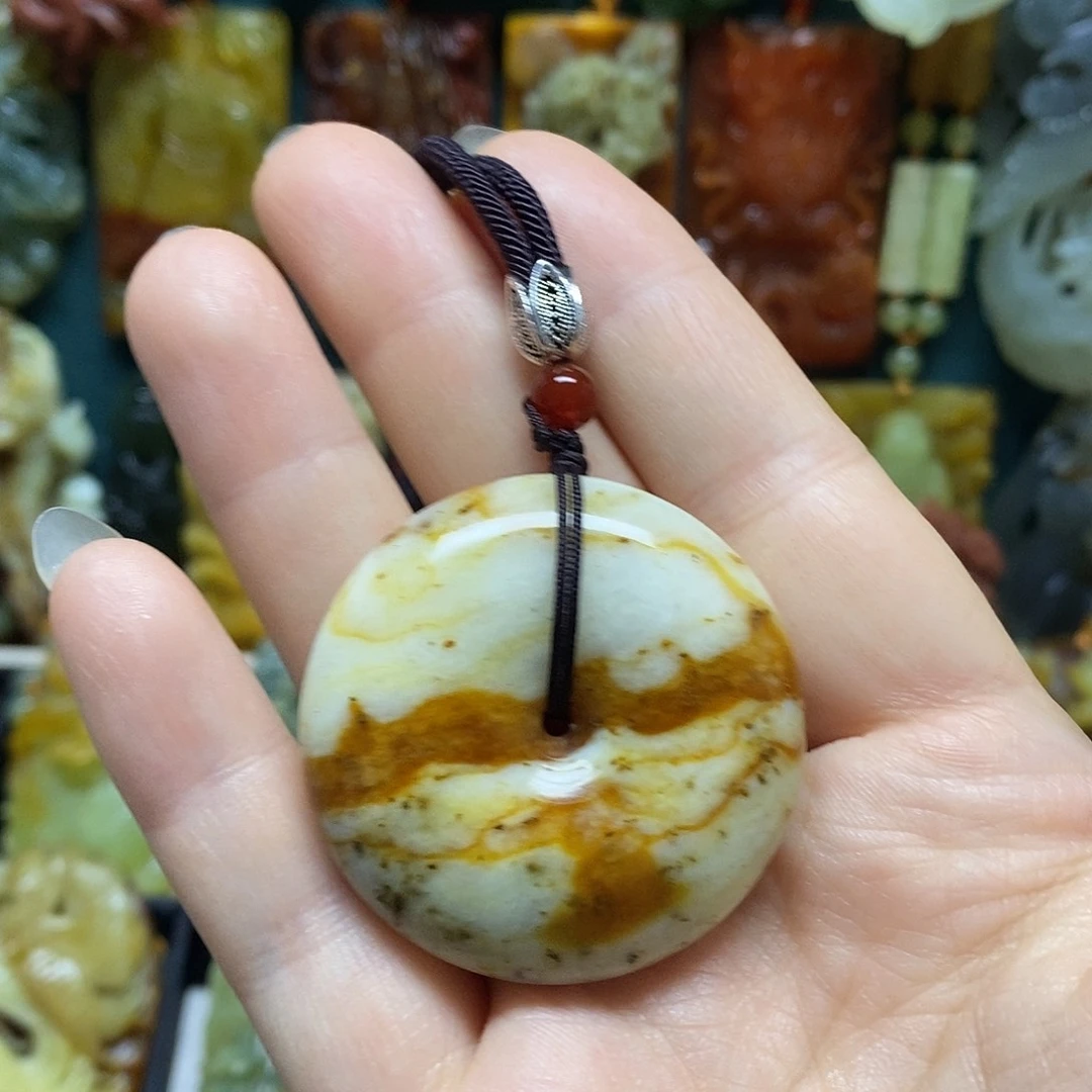 岫玉未镶嵌吊坠(赠链)