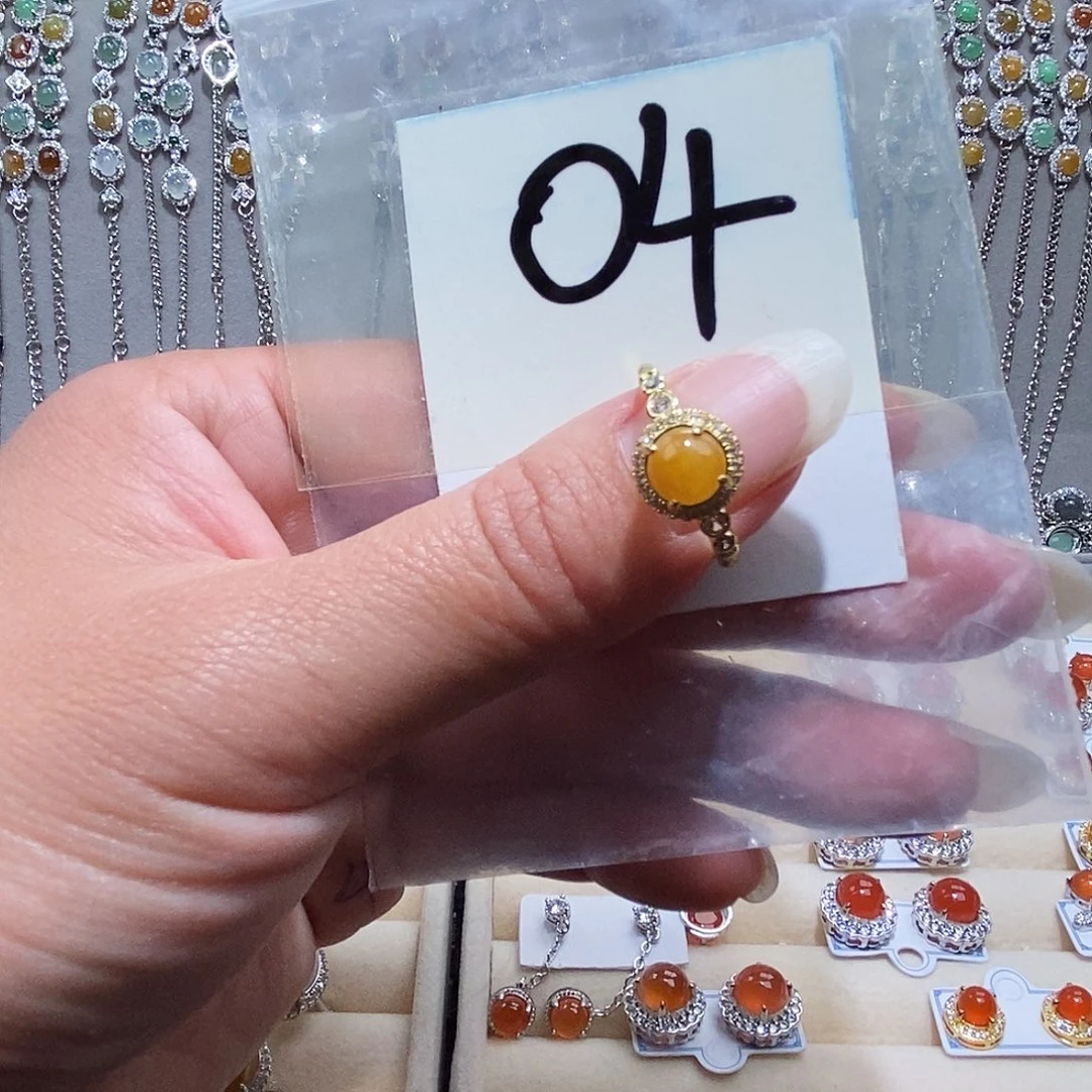 翡翠未镶嵌戒指缅甸