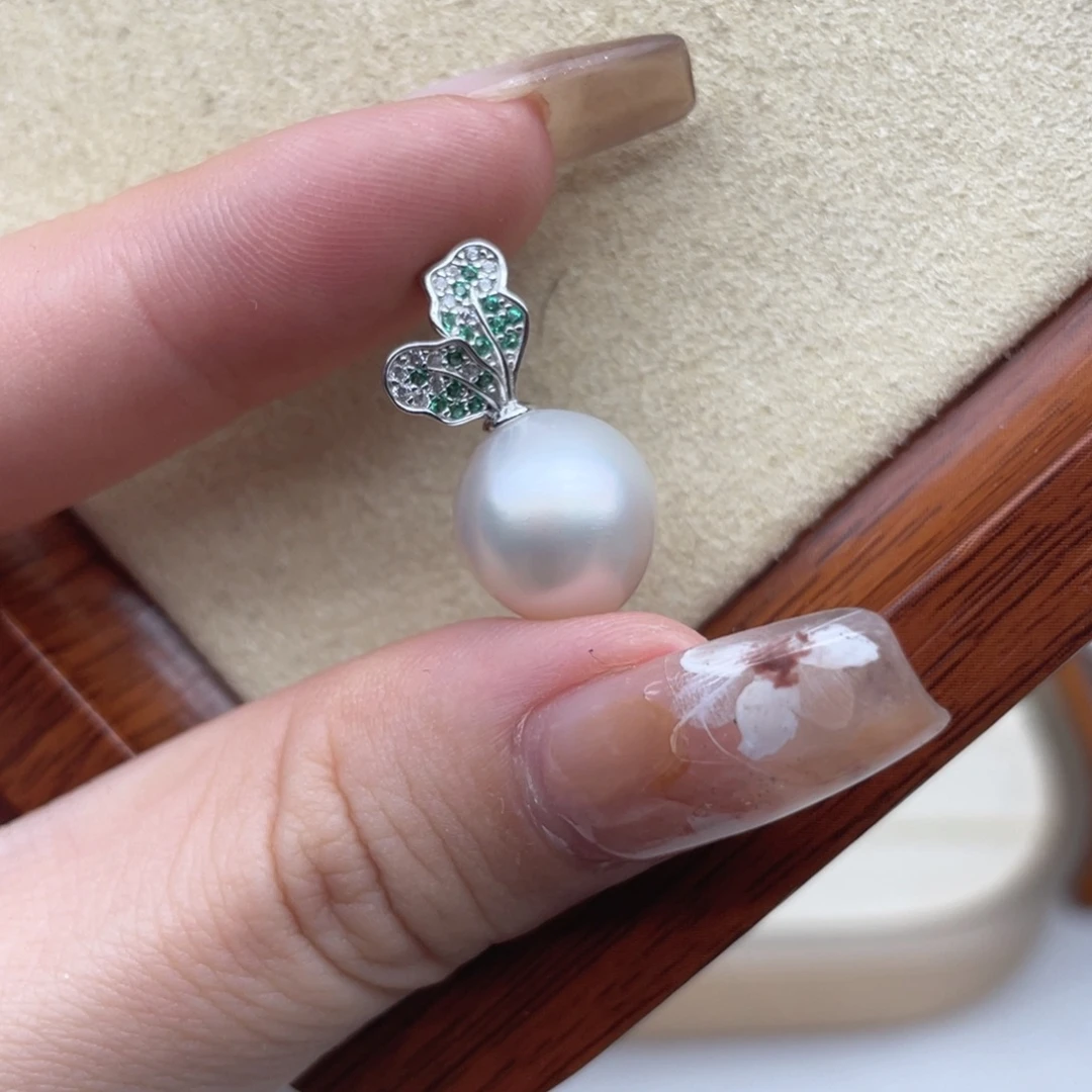 颈饰银S925镶嵌海水珍珠V60