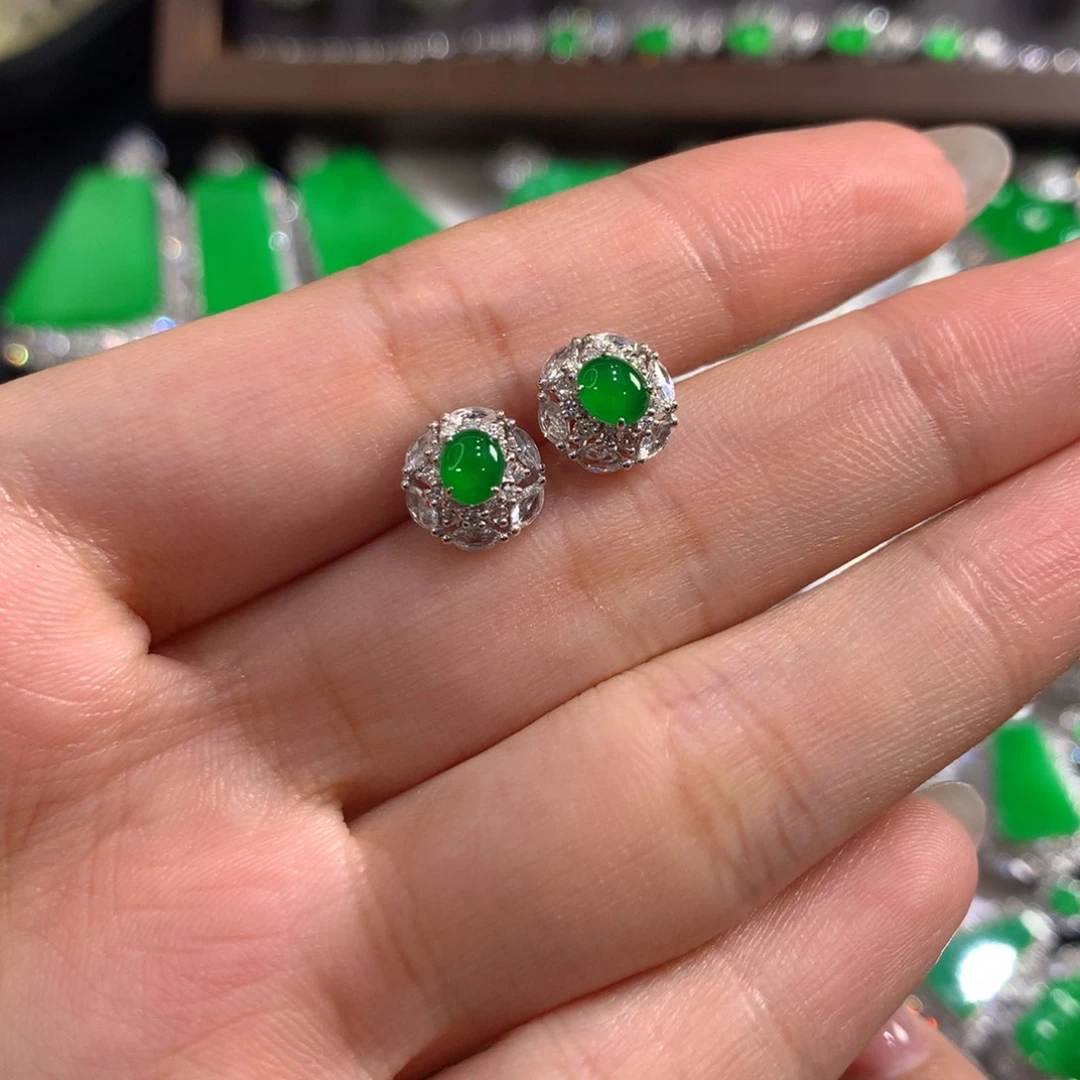 瑞***妈颈饰18K金镶嵌翡翠蛋面耳钉
