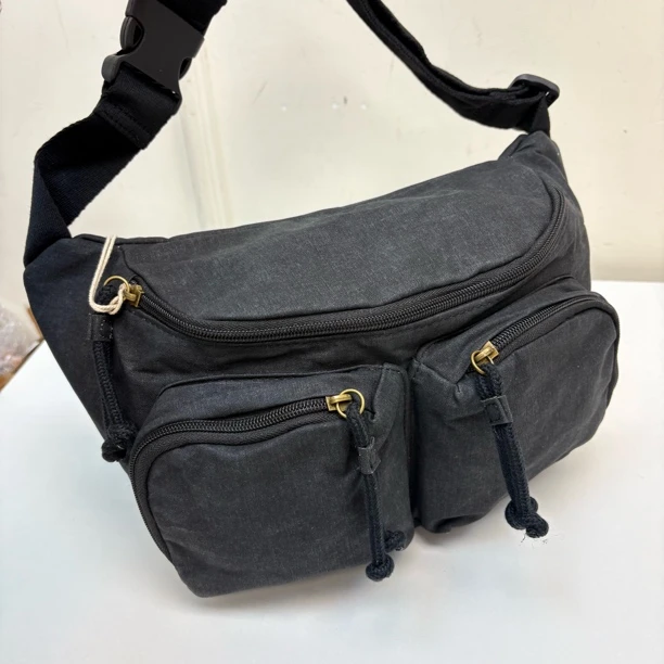 57108 外单，黑色织物胸包腰包斜挎包，尺寸：28×20cm