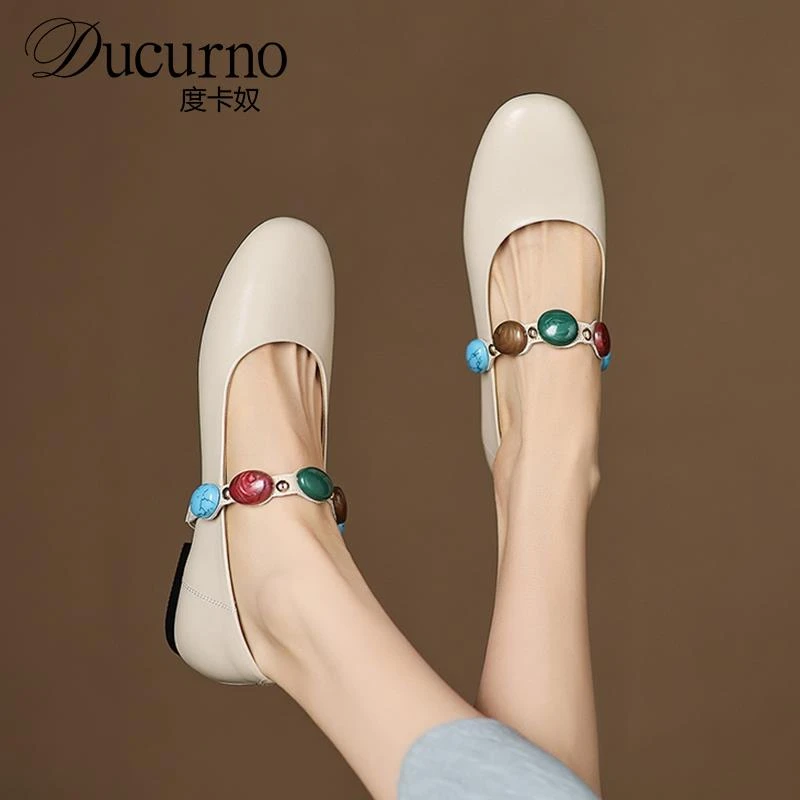 度卡奴复古小众彩色串珠浅口单鞋女2025款圆头平底不累脚玛丽珍鞋