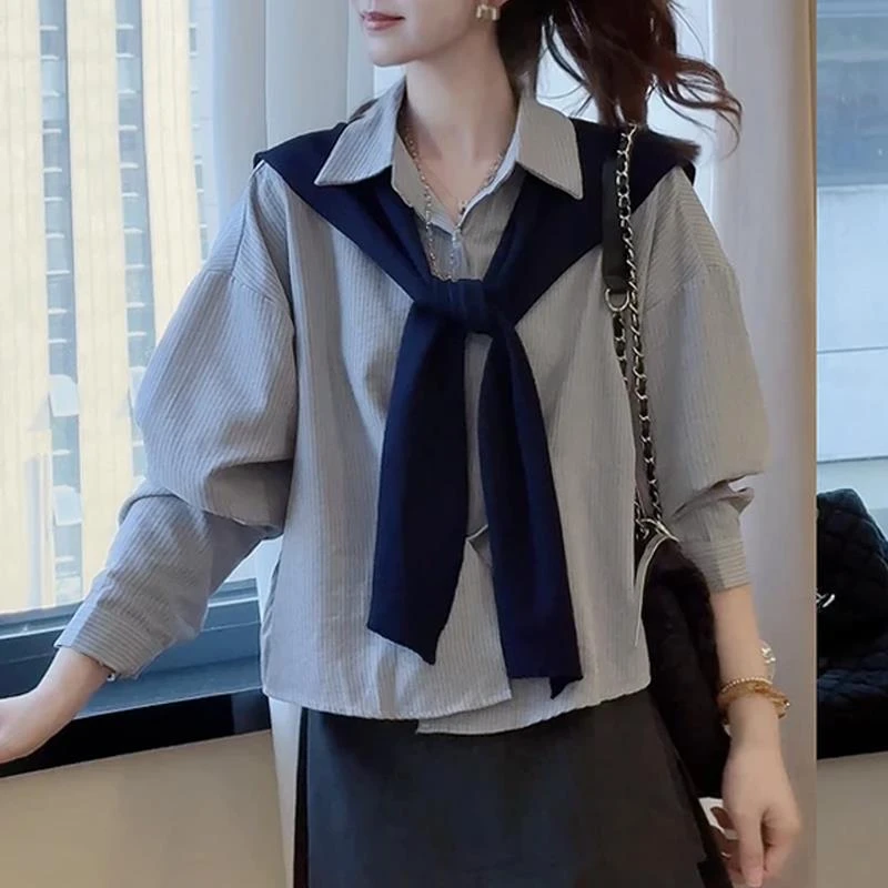法式高级感披肩蓝色条纹长袖衬衫女士春秋季大码显瘦洋气欧货上衣