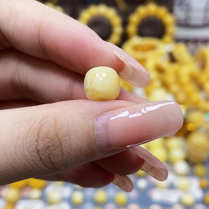 未镶嵌琥珀珠宝奇石10*8.9mm满蜡妖花.福利款.瑕