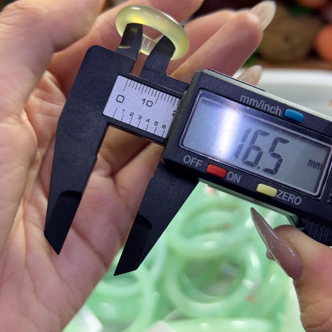 蛇纹石玉未镶嵌手镯636
