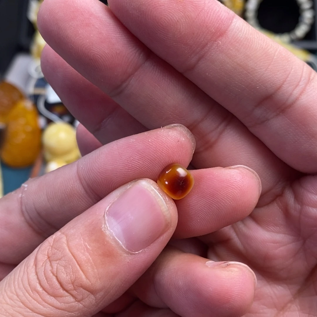 蜜蜡未镶嵌裸石8.7mm