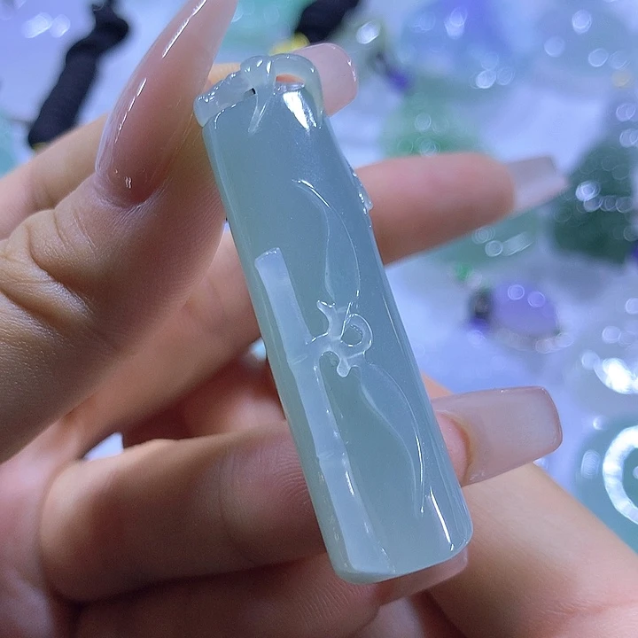 翡翠未镶嵌颈饰天然翡翠A货吊坠