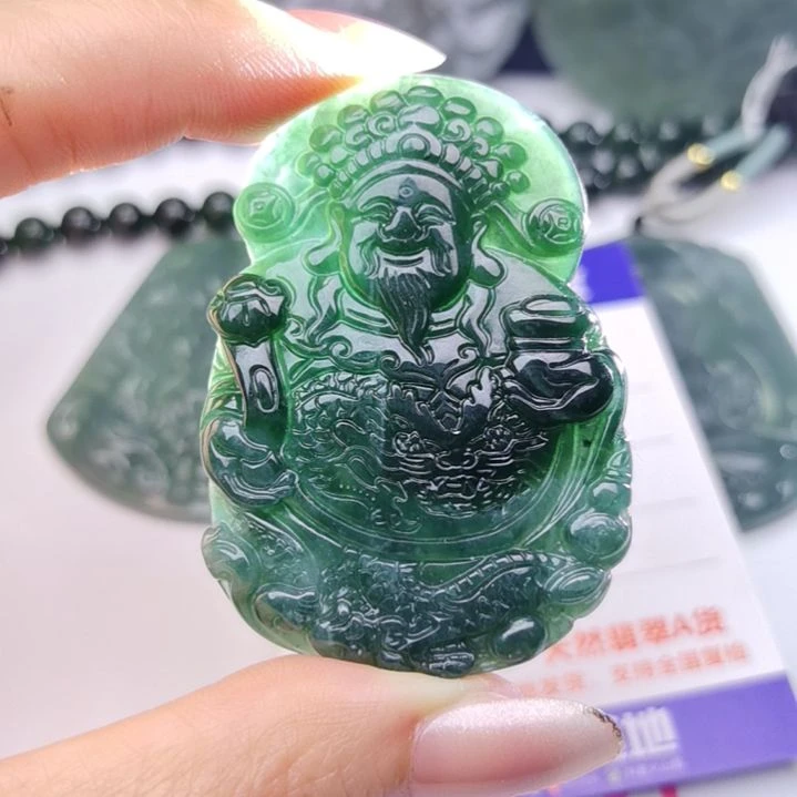 翡翠颈饰未镶嵌天然的A货翡翠多样性发货