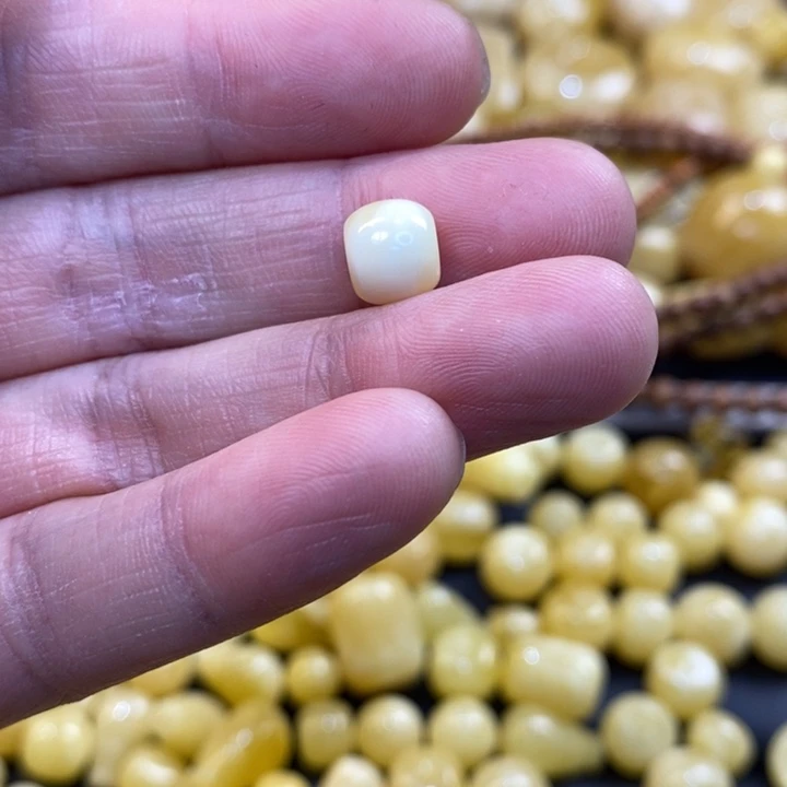 未镶嵌琥珀裸石齐*拿原矿琥珀蜜蜡配饰