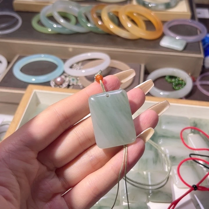 星***桔石英质玉未镶嵌手镯