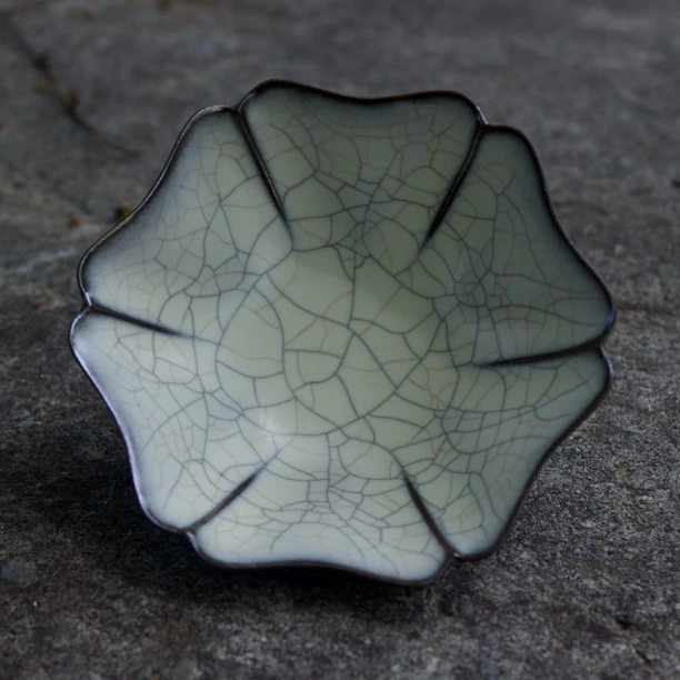 传世哥窑经典器型宋式葵口碗