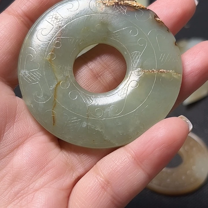 单***酒和田玉（糖玉）未镶嵌挂件