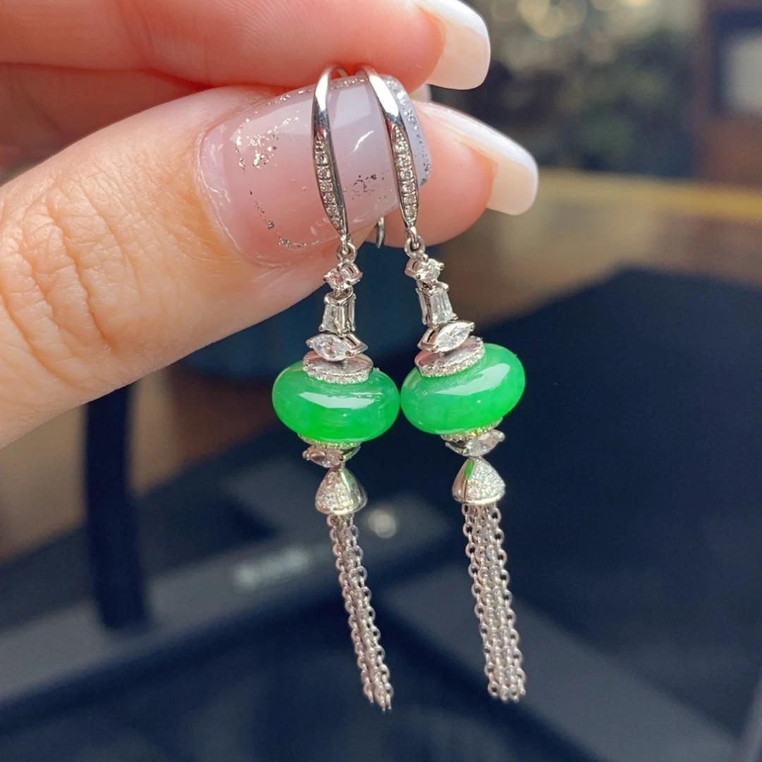 翡翠18K金镶嵌耳饰冰阳绿鼓珠