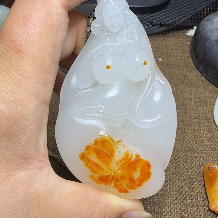 和田玉未镶嵌把件