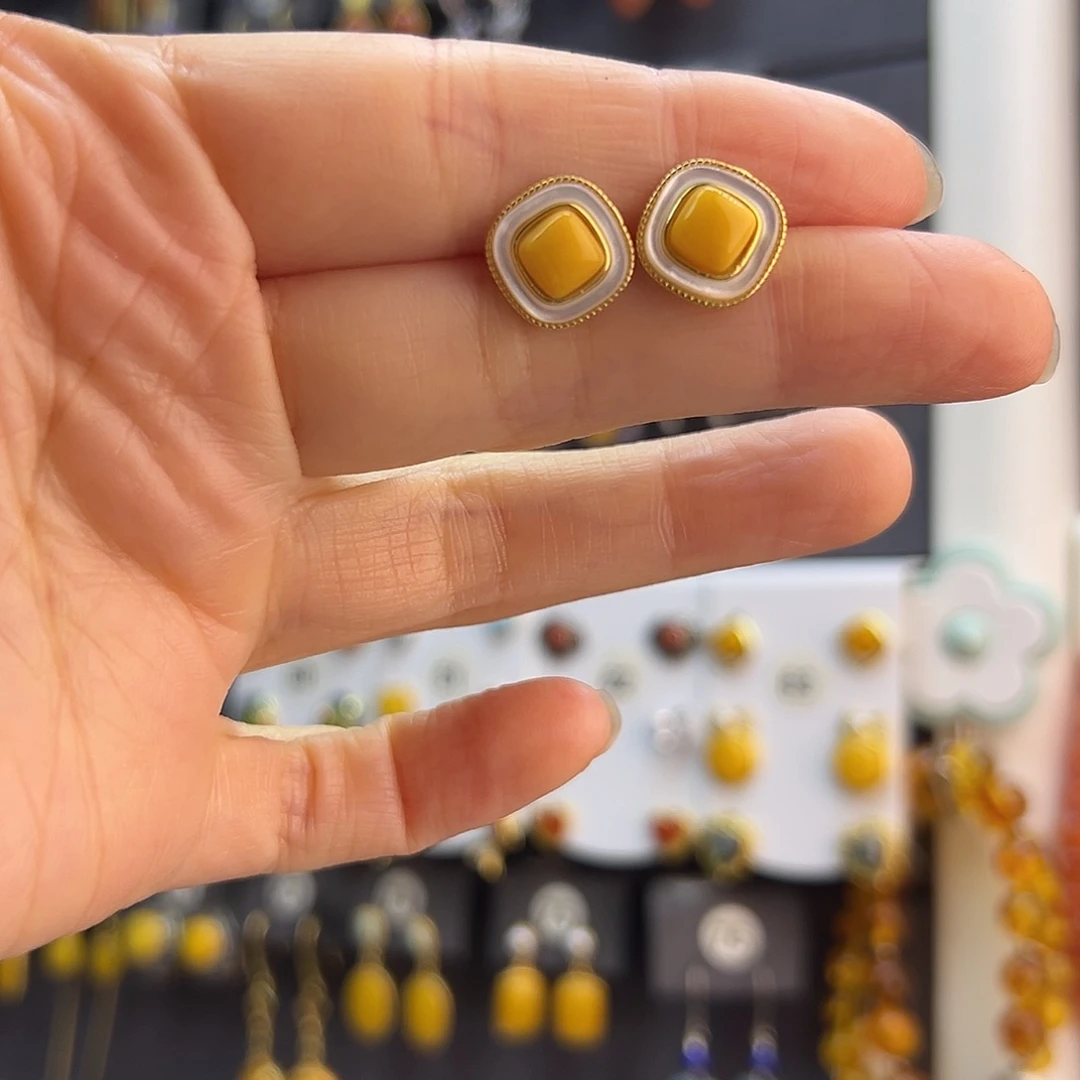 琥珀足银镶嵌耳饰通体纯银天然蜜蜡耳钉