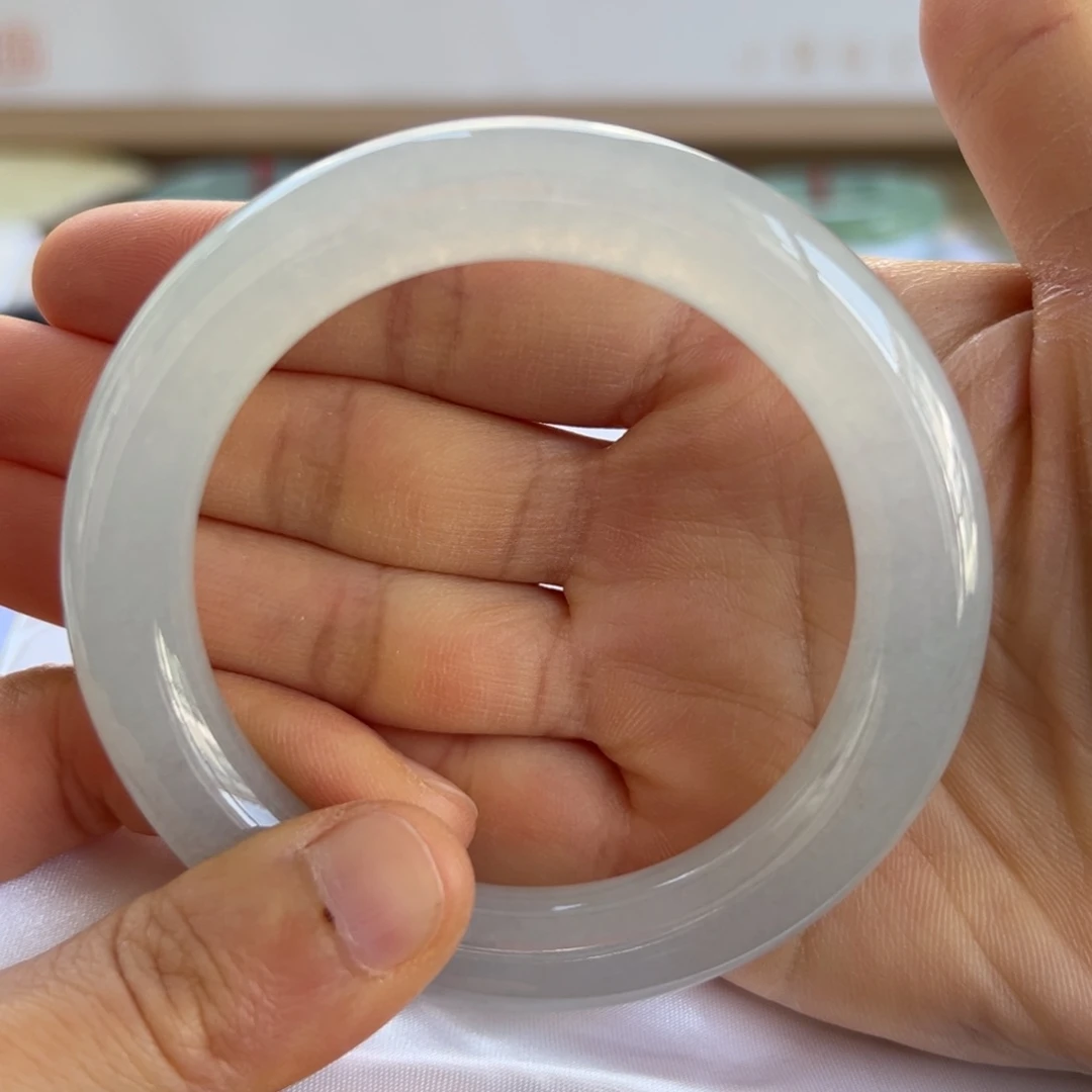 翡翠手镯未镶嵌手镯