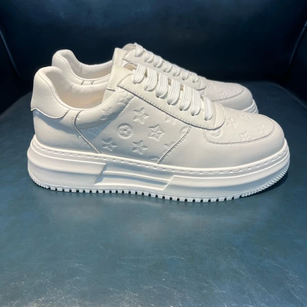 男士小白鞋时尚休闲板鞋四季春秋夏鞋子百搭休闲风潮鞋厚底