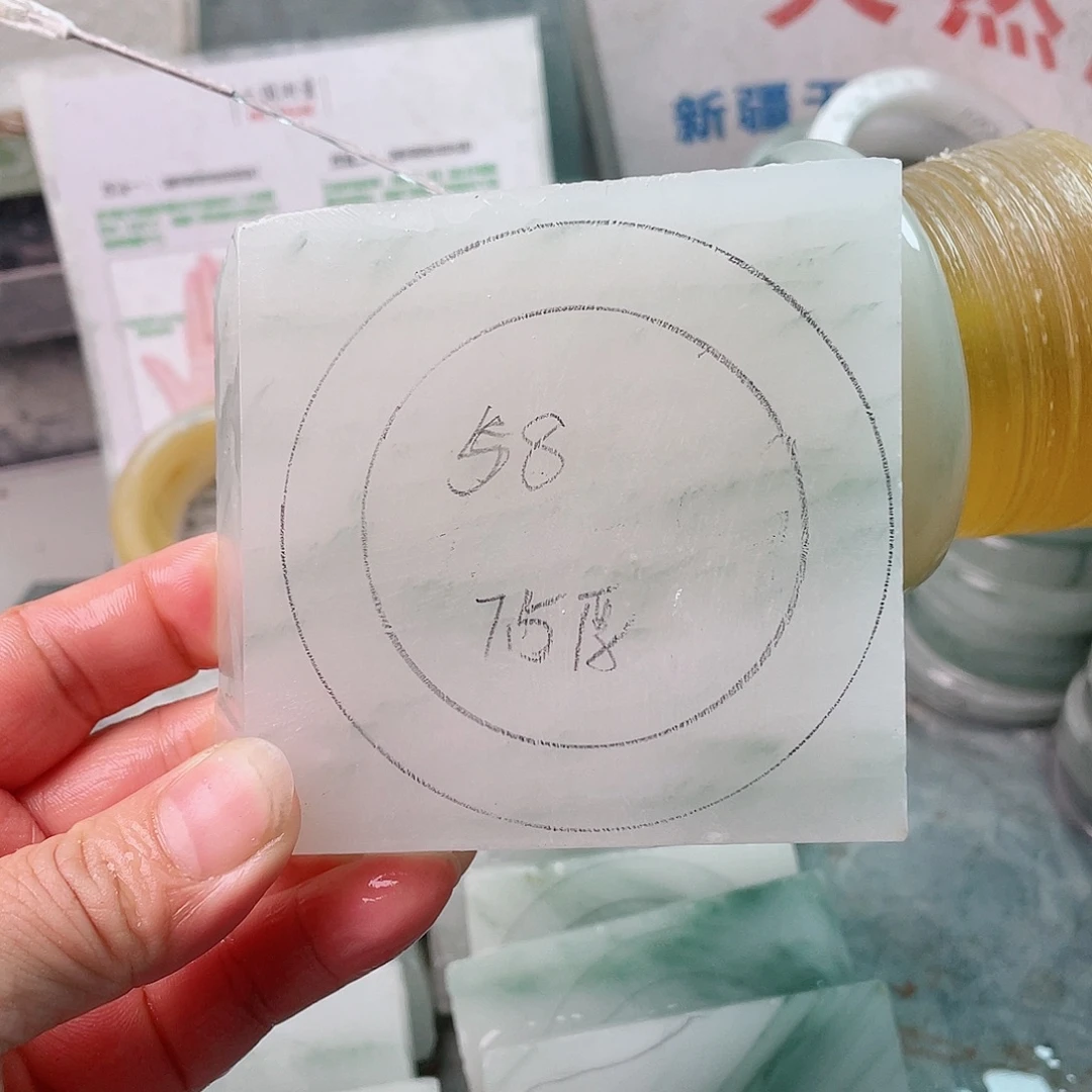 期***来定制石英质玉（天山翠）