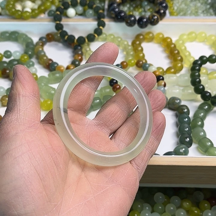 合金蛇纹石玉颈饰