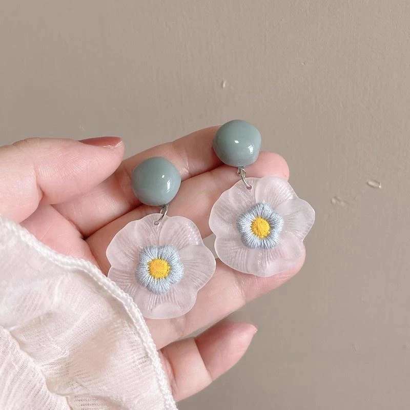 春夏新款清新透明小粉花耳钉女磨砂树脂针织花朵耳环油画风耳饰品