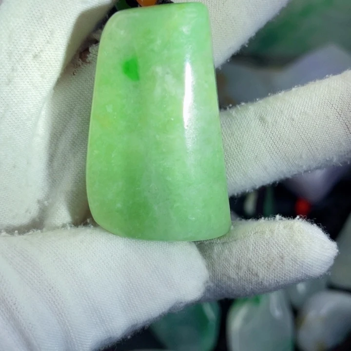 翡翠未镶嵌挂件片料