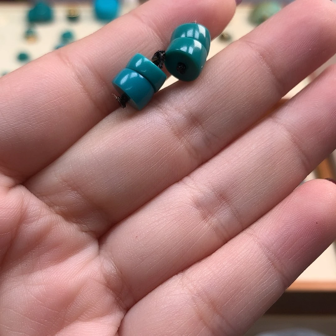 绿松石配饰未镶嵌长****犬