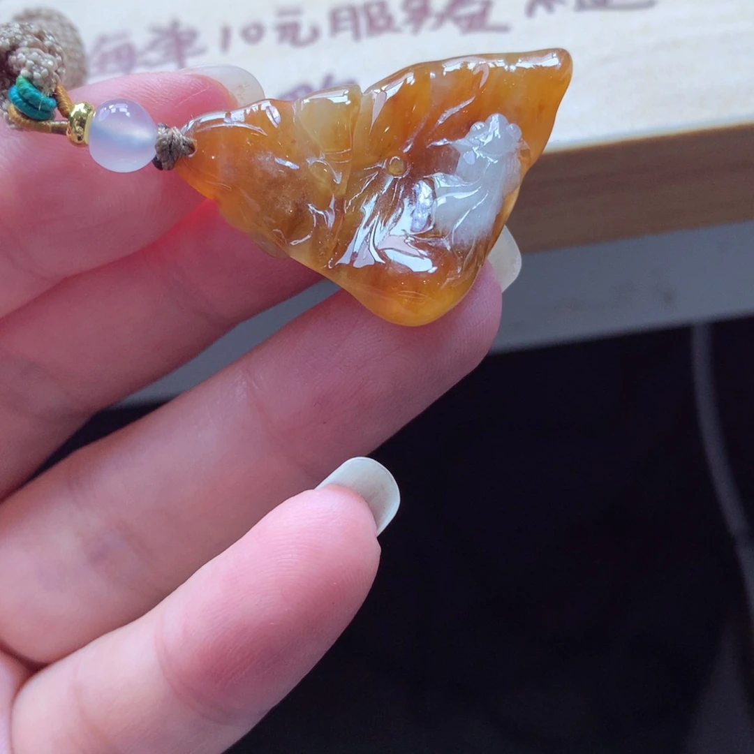 翡翠颈饰未镶嵌吊坠