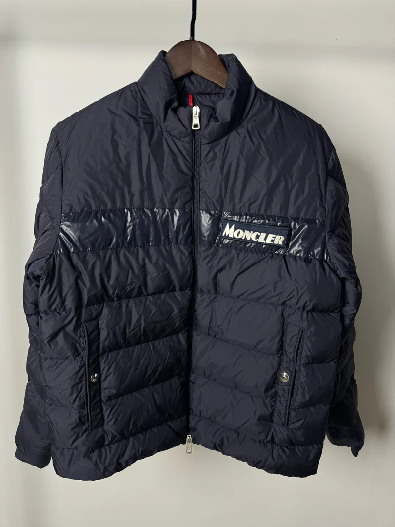 99新 MONCLER 99新/Moncler 深蓝色魔术贴羽绒服/2码/2412221