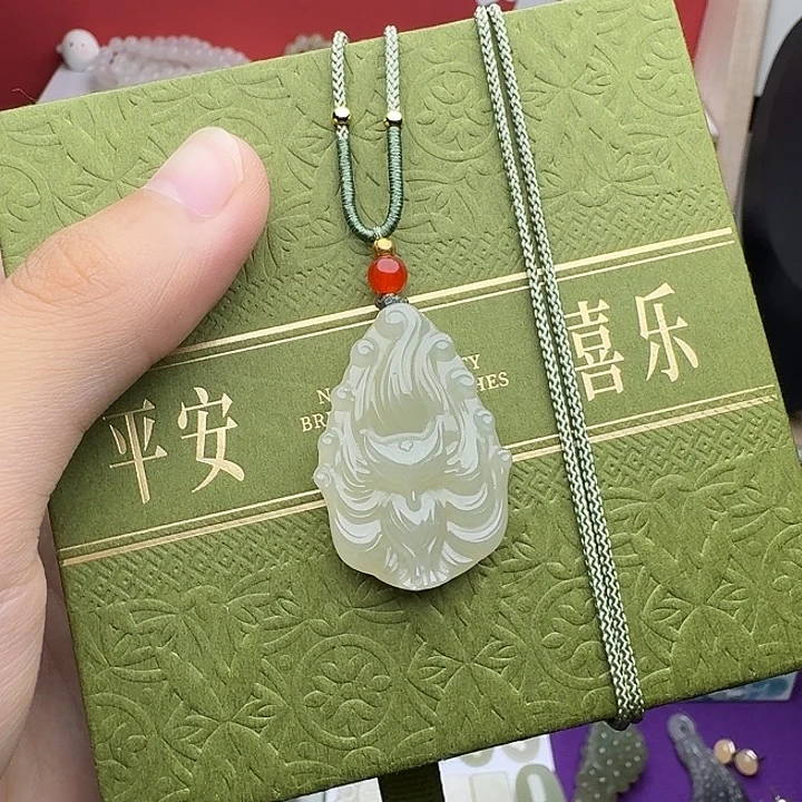 颈饰未镶嵌和田玉